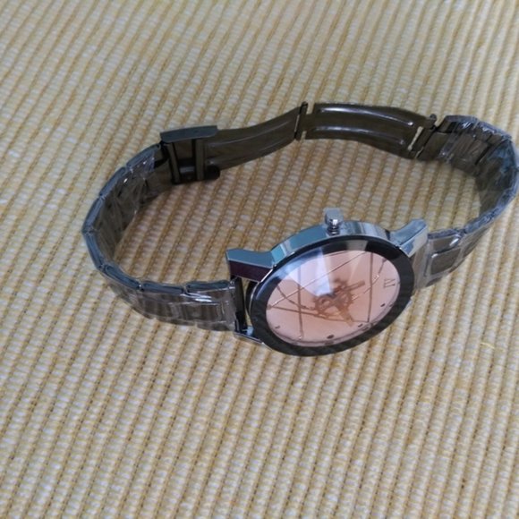 Off Brand Quartz Stainless Steel Watch Unisex - Picture 4 of 4